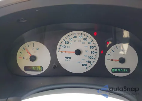 2002 Chrysler Voyager z USA, uszkodzony, nr VIN 1C8GJ25372B661573